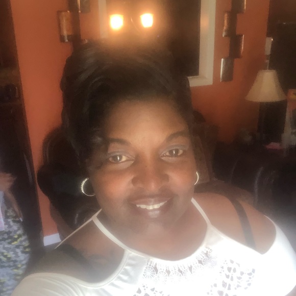 Meet your Posher, Francina - Picture 1 of 1